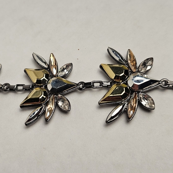 [EXPRESS] Elegant Gold & Silver Floral Statement Necklace ○●Choker // Collar●○ - Picture 11 of 16